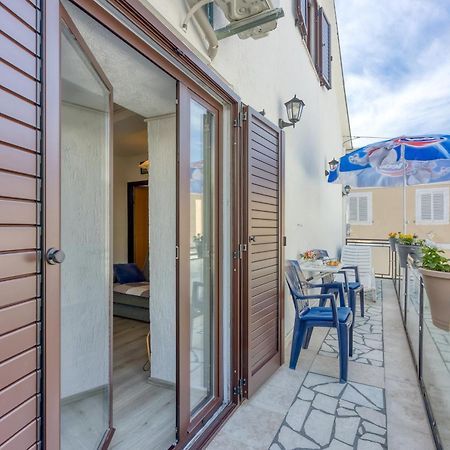 Apartments Cindric Selce Exterior foto